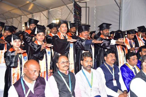 ಯುವಶಕ್ತಿ ಶಿಕ್ಷಣದ ಜೊತೆಯಲ್ಲಿ ಮಾನವೀಯತೆ ಅಗತ್ಯ : ರಾಜ್ಯಪಾಲ ಥಾವರ್ ಚಂದ್ ಗೆಹ್ಲೋಟ್