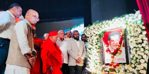 ಶಾಮನೂರು ಶಿವಶಂಕರಪ್ಪ ನಿಲುವುಗಳು ಎಲ್ಲರಿಗೂ ಮಾದರಿ:ಈಶ್ವರ ಖಂಡ್ರೆ