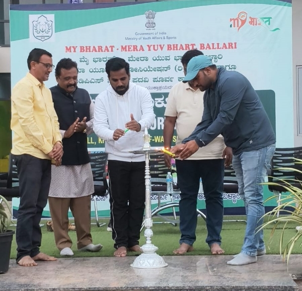 ವಿದ್ಯಾರ್ಥಿಗಳು ಶಿಕ್ಷಣದ ಜೊತೆ ಕ್ರೀಡಾಸಕ್ತಿ ಬೆಳೆಸಿಕೊಳ್ಳಿ: ಸಂತೋಷ ರೆಡ್ಡಿ