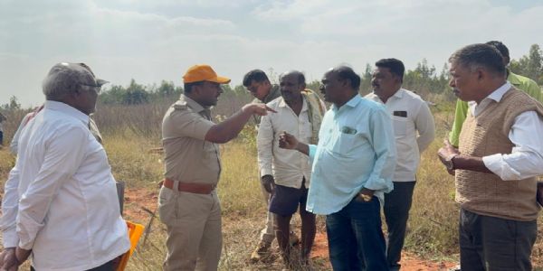 ಅರಣ್ಯ ಇಲಾಖೆ ಅಧಿಕಾರಿಗಳು ಮತ್ತು ರೈತರ ನಡುವೆ ಜಟಾಪಟಿ