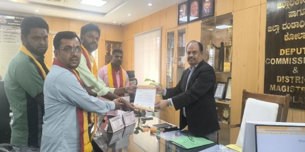 ಎಪಿಎಂಸಿಗೆ ಅವರೇಕಾಯಿ ವಹಿವಾಟು ವರ್ಗಾಯಿಸಲು ಆಗ್ರಹಿಸಿ ಜಿಲ್ಲಾಧಿಕಾರಿಗಳಿಗೆ ಮನವಿ