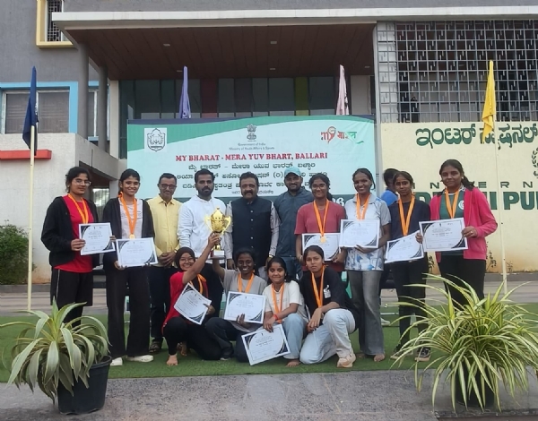 ವಿದ್ಯಾರ್ಥಿಗಳು ಶಿಕ್ಷಣದ ಜೊತೆ ಕ್ರೀಡಾಸಕ್ತಿ ಬೆಳೆಸಿಕೊಳ್ಳಿ: ಸಂತೋಷ ರೆಡ್ಡಿ