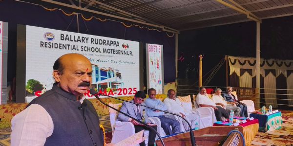 ಮಕ್ಕಳಿಗೆ ಜ್ಞಾನ, ಧ್ಯಾನ ಎರಡೂ ಮುಖ್ಯ : ಬೊಮ್ಮಾಯಿ