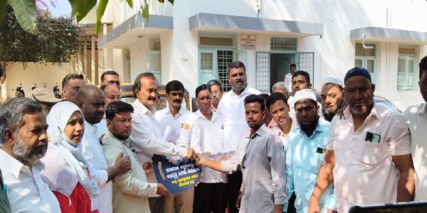 ಅಲ್ಪಸಂಖ್ಯಾತರ ಅಭಿವೃದ್ಧಿ ನಿಗಮದಿಂದ ಫಲಾನುಭವಿಗಳಿಗೆ ಸೌಲಭ್ಯ ವಿತರಣೆ