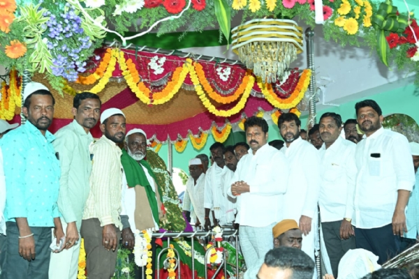 ಯರಗೇರಾದ ಶ್ರೀ ದರ್ಗಾ ಹಜರತ್ ಬಡೇಸಾಹೇಬ್ ಉರುಸಿನಲ್ಲಿ ಶಾಸಕರು