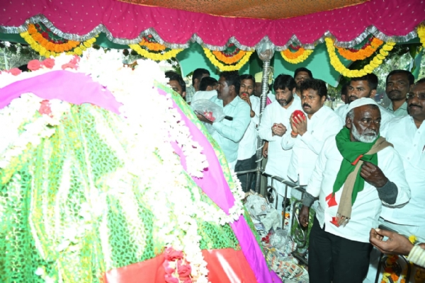 ಯರಗೇರಾದ ಶ್ರೀ ದರ್ಗಾ ಹಜರತ್ ಬಡೇಸಾಹೇಬ್ ಉರುಸಿನಲ್ಲಿ ಶಾಸಕರು