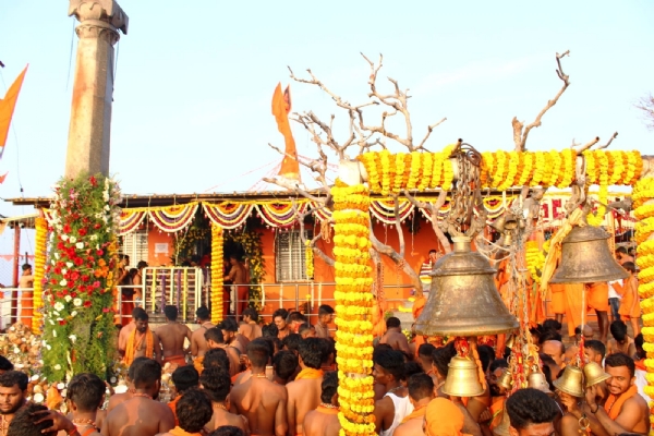 ಸಹಸ್ರಾರು ಆಂಜನೇಯ ಸ್ವಾಮಿ ಭಕ್ತರಿಂದ ಅಂಜನಾದ್ರಿಯಲ್ಲಿ ಹನುಮಮಾಲೆ ವಿಸರ್ಜನೆ