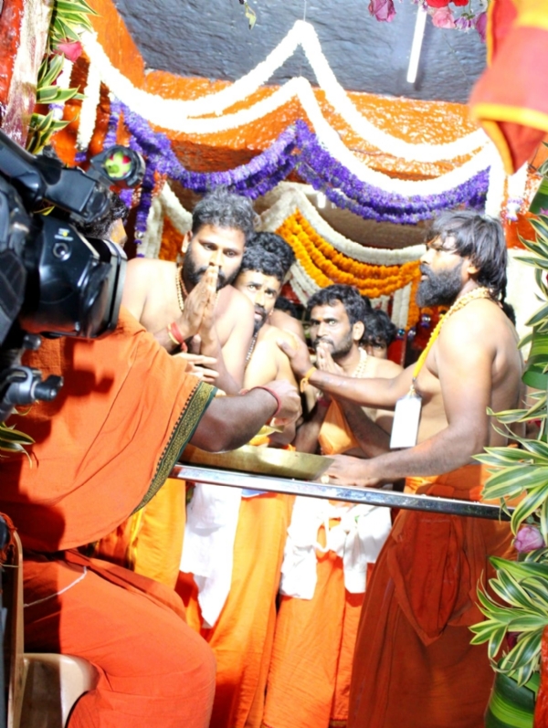 ಸಹಸ್ರಾರು ಆಂಜನೇಯ ಸ್ವಾಮಿ ಭಕ್ತರಿಂದ ಅಂಜನಾದ್ರಿಯಲ್ಲಿ ಹನುಮಮಾಲೆ ವಿಸರ್ಜನೆ