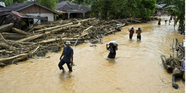ಇಂಡೋನೇಷ್ಯಾ : ಭೀಕರ ಚಂಡಮಾರುತ ;೭೧೨ ಮಂದಿ ಸಾವು