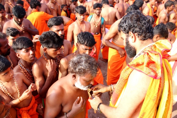 ಸಹಸ್ರಾರು ಆಂಜನೇಯ ಸ್ವಾಮಿ ಭಕ್ತರಿಂದ ಅಂಜನಾದ್ರಿಯಲ್ಲಿ ಹನುಮಮಾಲೆ ವಿಸರ್ಜನೆ