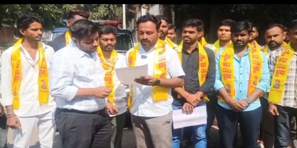 ಸಂಗೊಳ್ಳಿ ರಾಯಣ್ಣ ಮೂರ್ತಿ ಸ್ಥಾಪನೆಗೆ ಆಗ್ರಹ