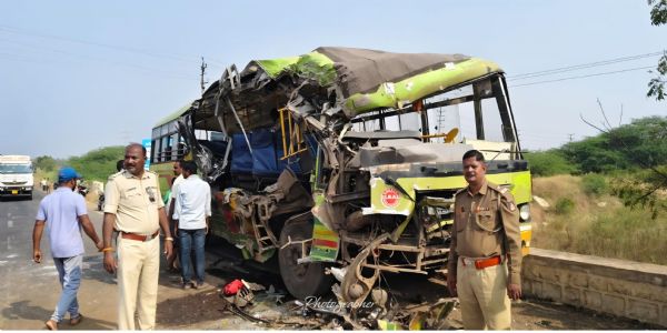 ಬಸ್ ಲಾರಿ ಮಧ್ಯೆ ಭೀಕರ ಅಪಘಾತ