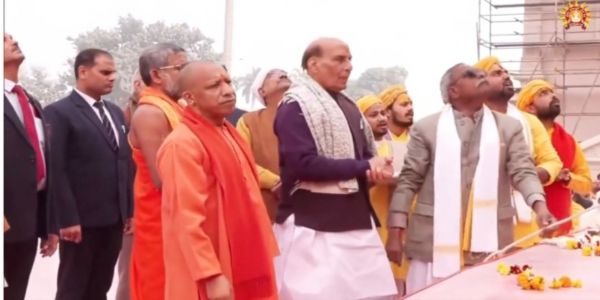 ಮಾತಾ ಅನ್ನಪೂರ್ಣ ದೇವಾಲಯದ ಶಿಖರದಲ್ಲಿ ಧರ್ಮಧ್ವಜ ಪ್ರತಿಷ್ಠಾಪನೆ