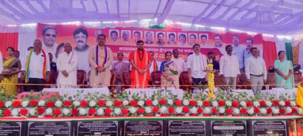 ಹರಪನಹಳ್ಳಿ :ವಿವಿಧ ಅಭಿವೃದ್ಧಿ ಕಾಮಗಾರಿಗಳಿಗೆ ಶಂಕುಸ್ಥಾಪನೆ ಮತ್ತು ಉದ್ಘಾಟನೆ