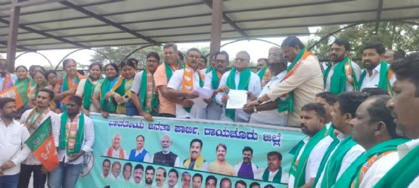 ತುಂಗಭದ್ರ ಜಲಾಶಯ - ಪ್ರತಿ ಎಕರೆಗೆ 25 ಸಾವಿರ ನಷ್ಟ ಪರಿಹಾರ ಪಾವತಿಸಿ : ರೈತ ಮೋರ್ಚಾ