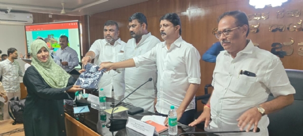 ಸಚಿವ ಬೈರತಿ ಸುರೇಶ ಅವರಿಂದ ಫಲಾನುಭವಿಗಳಿಗೆ ಸೌಲಭ್ಯ ವಿತರಣೆ ಸಚಿವ ಬೈರತಿ ಸುರೇಶ ಅವರಿಂದ ಫಲಾನುಭವಿಗಳಿಗೆ ಸೌಲಭ್ಯ ವಿತರಣೆ