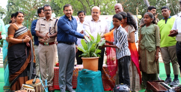 ಮಕ್ಕಳ ಬಹುಮುಖಿ ಪ್ರತಿಭೆಯಿಂದ ಉತ್ತಮ ಭವಿಷ್ಯ - ಡಾ. ಸುರೇಶ ಇಟ್ನಾಳ ಮಕ್ಕಳ ಬಹುಮುಖಿ ಪ್ರತಿಭೆಯಿಂದ ಉತ್ತಮ ಭವಿಷ್ಯ - ಡಾ. ಸುರೇಶ ಇಟ್ನಾಳ