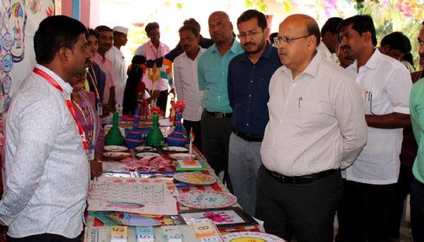 ಮಕ್ಕಳ ಬಹುಮುಖಿ ಪ್ರತಿಭೆಯಿಂದ ಉತ್ತಮ ಭವಿಷ್ಯ - ಡಾ. ಸುರೇಶ ಇಟ್ನಾಳ ಮಕ್ಕಳ ಬಹುಮುಖಿ ಪ್ರತಿಭೆಯಿಂದ ಉತ್ತಮ ಭವಿಷ್ಯ - ಡಾ. ಸುರೇಶ ಇಟ್ನಾಳ