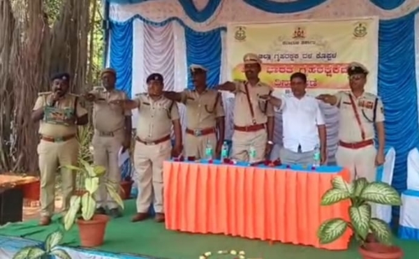 ಶಿಸ್ತು ರೂಪಿಸಿಕೊಳ್ಳುವ ಮೂಲಕ ಮತ್ತೊಬ್ಬರಿಗೆ ಆದರ್ಶವಾಗಬೇಕು -ಲಕ್ಷ್ಮಣ ಕಡೆಮನಿ ಶಿಸ್ತು ರೂಪಿಸಿಕೊಳ್ಳುವ ಮೂಲಕ ಮತ್ತೊಬ್ಬರಿಗೆ ಆದರ್ಶವಾಗಬೇಕು -ಲಕ್ಷ್ಮಣ ಕಡೆಮನಿ