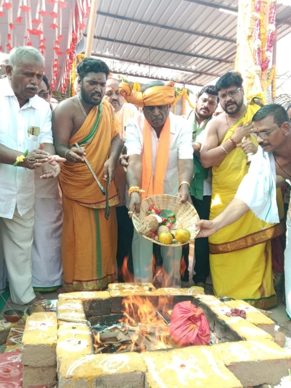ಕಾಶೀವಿಶ್ವನಾಥ – ವಿಶಾಲಾಕ್ಷ್ಮಿ ದೇವಸ್ಥಾನದಲ್ಲಿ ಪ್ರತಿಷ್ಠಾಪನೆ