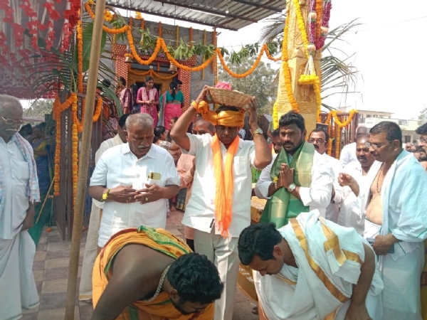 ಕಾಶೀವಿಶ್ವನಾಥ – ವಿಶಾಲಾಕ್ಷ್ಮಿ ದೇವಸ್ಥಾನದಲ್ಲಿ ಪ್ರತಿಷ್ಠಾಪನೆ