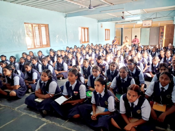 ಪರೀಕ್ಷೆ ಎದುರಿಸಲು ಮಾನಸಿಕವಾಗಿ ಸದೃಢರಾಗಿ ಪರೀಕ್ಷೆ ಎದುರಿಸಲು ಮಾನಸಿಕವಾಗಿ ಸದೃಢರಾಗಿ