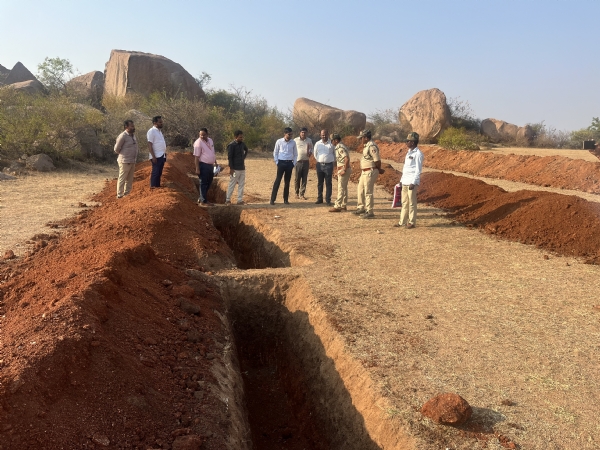 ನರೇಗಾ : ಜಿ.ಪಂ ಸಿಇಓ ಅವರಿಂದ ಇರಕಲಗಡ ಕಾಮಗಾರಿಗಳ ಪರಿಶೀಲನೆ