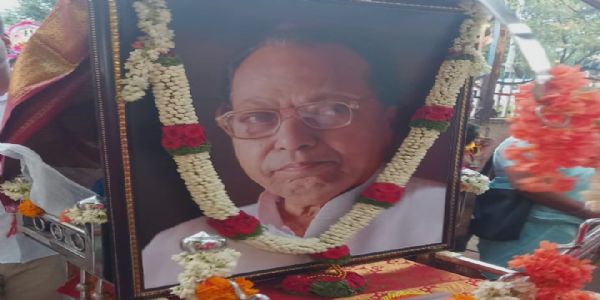 ಫಸ್ಟ್ ಗೇಟ್ ಸರ್ಕಲ್‍ಗೆ ಬೆಳಗಲ್ಲು ವೀರಣ್ಣನವರ ಹೆಸರಿಡಿ : ವಸುಂಧರಾ ಭೂಪತಿ