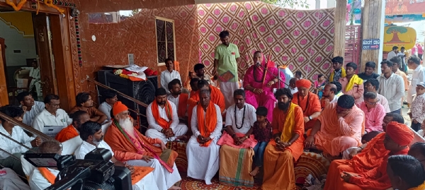 ಬಳ್ಳಾರಿ : ಮಂಗಳಮುಖಿಯರಿಗೆ ಉಡಿ ತುಂಬುವಿಕೆ ಧಾರ್ಮಿಕವಾಗಿ ಮಹತ್ವ ಪಡೆದಿದೆ - ಉಜ್ಜಯಿನಿ ಶ್ರೀಗಳು