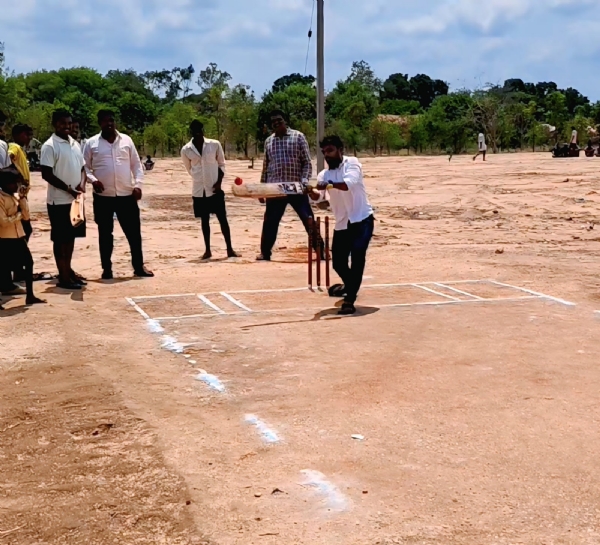ಬಳ್ಳಾರಿ : ಬೆಣಕಲ್ ಪ್ರೀಮಿಯರ್ ಲೀಗ್ ಕ್ರಿಕೆಟ್ ಪಂದ್ಯಾವಳಿಗೆ ಚಾಲನೆ