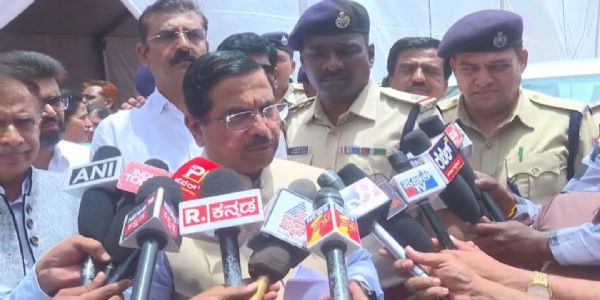 ಪರಮೇಶ್ವರ್‌ ಮೇಲೆ ಇಡಿ ದಾಳಿಗೆ ಮಾಹಿತಿ ನೀಡಿದ್ದೇ ಕಾಂಗ್ರೆಸ್‌: ಪ್ರಹ್ಲಾದ ಜೋಶಿ