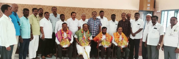 ಕೋಲಾರ ಚಿಕ್ಕಬಳ್ಳಾಪುರ ಡಿಸಿಸಿ ಬ್ಯಾಂಕ್ ನೂತನ ನಿರ್ದೇಶಕರಾದ ಬ್ಯಾಲಹಳ್ಳಿ ಗೋವಿಂದಗೌಡ ಮತ್ತು ರಘುಪತಿಗೌಡರನ್ನು ಕೋಲಾರ ಸಹಕಾರಿ ಯೂನಿಯನ್‌ನಿಂದ ಸನ್ಮಾನಿಸಲಾಯಿತು.