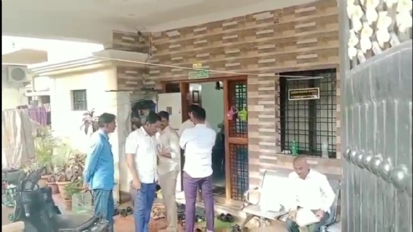 ಬಳ್ಳಾರಿಯಲ್ಲಿ ಲೋಕಾಯುಕ್ತ ದಾಳಿ ; ಕಚೇರಿ ಮನೆಯಲ್ಲಿ ಪರಿಶೀಲನೆ