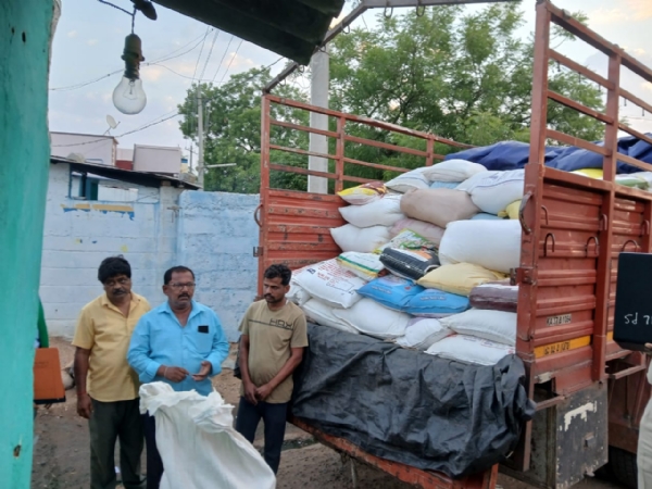 ಹೊಸಪೇಟೆ : ಅಕ್ರಮ ಪಡಿತರ ಸಾಗಣೆ, 193 ಕ್ವಿಂಟಾಲ್ ಆಹಾರಧಾನ್ಯ ವಶ