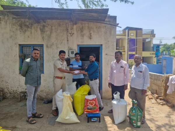 ಹೊಸಪೇಟೆ : ಅಕ್ರಮ ಪಡಿತರ ಸಾಗಣೆ, 193 ಕ್ವಿಂಟಾಲ್ ಆಹಾರಧಾನ್ಯ ವಶ