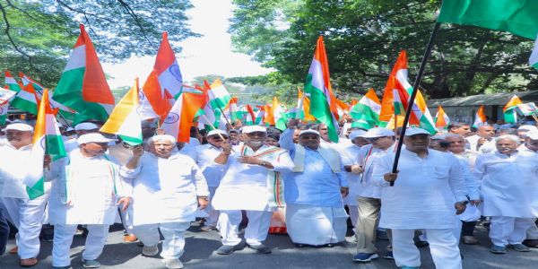 ಬೆಂಗಳೂರಿನಲ್ಲಿ ತಿರಂಗಾ ಯಾತ್ರೆ ; ಮುಖ್ಯಮಂತ್ರಿ ಸೇರಿದಂತೆ ಹಲವರು ಭಾಗಿ