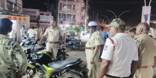 ಬೀದಿ ಬದಿ ವ್ಯಾಪರಸ್ಥರಿಗೆ ಪೊಲೀಸ್ ಇಲಾಖೆ ಸೂಚನೆ