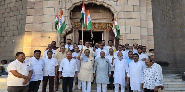 ಯೋಧರಿಗೆ ಆತ್ಮ ಸ್ಥೈರ್ಯ ಹೆಚ್ಚಾಗಲಿ ಎಂದು ಬಿಜೆಪಿ ಕಾರ್ಯಕರ್ತರ ಪೂಜೆ