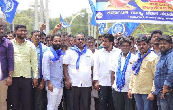 ಬಳ್ಳಾರಿ : ವಿಧಾನಪರಿಷತ್ ಸದಸ್ಯತ್ವನ್ನು ರದ್ದು ಮಾಡಲು ಆಗ್ರಹ