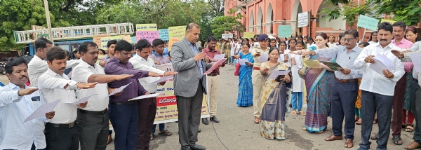 ಮಕ್ಕಳನ್ನು ಶಾಲೆಗೆ ಕಳುಹಿಸುವುದು ಪೋಷಕರ  ಮೂಲಭೂತ ಹಕ್ಕು: ನ್ಯಾ. ಎಚ್.ಎ.ಸಾತ್ವಿಕ್