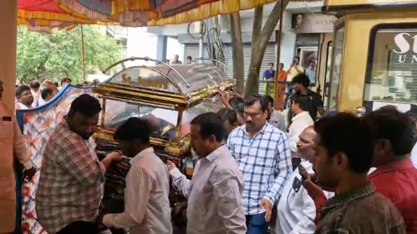 ಸಕಲ‌ ಗೌರವದೊಂದಿಗೆ ಡೇವಿಡ್ ಸಿಮಿಯೋನ್ ಅಂತ್ಯಕ್ರಿಯೆ