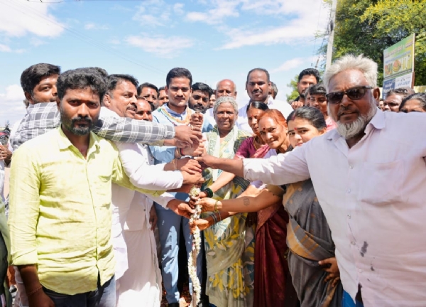 ಬಳ್ಳಾರಿ : ಅಭಿವೃದ್ಧಿ ಕಾಮಗಾರಿಗಳಿಗೆ ಚಾಲನೆ ನೀಡಿದ ಶಾಸಕ ನಾರಾ ಭರತರೆಡ್ಡಿ