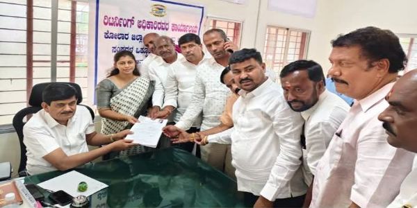 ಜೆಡಿಎಸ್ ಅಭ್ಯರ್ಥಿಗಳಿಂದ ಹಾಲು ಉತ್ಪಾದಕರ ಒಕ್ಕೂಟದ ಚುನಾವಣೆಗೆ ನಾಮಪತ್ರಗಳ ಸಲ್ಲಿಕೆ