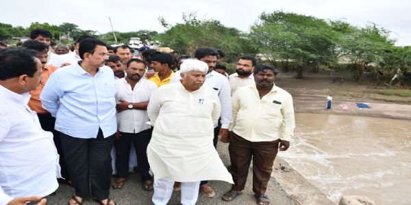 ಪ್ರವಾಹದಿಂದ ಹಾನಿಗೀಡಾದ ಪ್ರದೇಶ‌‌‌ ವೀಕ್ಷಿಸಿದ ಸಚಿವ ಎಚ್. ಕೆ. ಪಾಟೀಲ