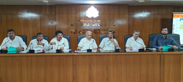 ಮೇಲ್ದರ್ಜೆಗೇರಿಸಿದ ಜಿಲ್ಲಾ ಮುಖ್ಯ ರಸ್ತೆಗಳ  ಅಗಲೀಕರಣಕ್ಕೆ ಅನುದಾನ: ಸತೀಶ್ ಜಾರಕಿಹೊಳಿ