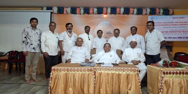 ಸಮಾಜ ತಿದ್ದುವಲ್ಲಿ ಮಾಧ್ಯಮಗಳ ಜವಾಬ್ದಾರಿ ಕುರಿತು ಹಿರಿಯ ಪತ್ರಕರ್ತರಾದ ಶಿವಶರಣಪ್ಪ ವಾಲಿ ಸಲಹೆ