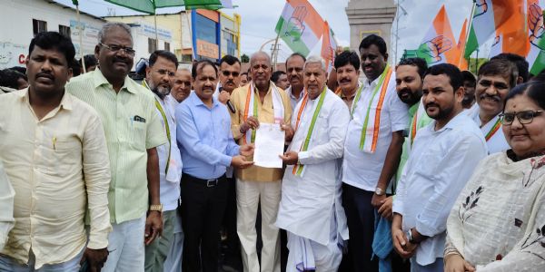 ಕೊಪ್ಪಳ : ಎನ್. ರವಿಕುಮಾರ್, ಛಲವಾದಿ ನಾರಾಯಣಸ್ವಾಮಿ ಸದಸ್ಯತ್ವ ರದ್ದತಿಗೆ ಕಾಂಗ್ರೆಸ್ ಆಗ್ರಹ