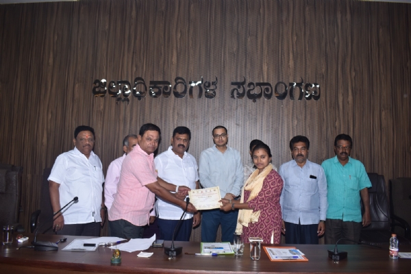 ಪ್ರತಿಯೊಬ್ಬರೂ ಉದ್ಯೋಗ ಸೃಷ್ಟಿಸುವವರಾಗಬೇಕು ; ಜಿಲ್ಲಾಧಿಕಾರಿ ಪ್ರಶಾಂತ ಕುಮಾರ್ ಮಿಶ್ರಾ