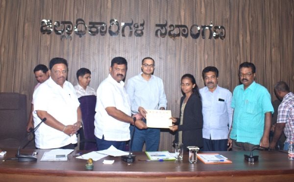 ಪ್ರತಿಯೊಬ್ಬರೂ ಉದ್ಯೋಗ ಸೃಷ್ಟಿಸುವವರಾಗಬೇಕು ; ಜಿಲ್ಲಾಧಿಕಾರಿ ಪ್ರಶಾಂತ ಕುಮಾರ್ ಮಿಶ್ರಾ