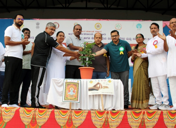 ಯೋಗವು ಭಾರತದ ಪ್ರಾಚೀನ ನಾಗರಿಕತೆಯ ಅಮೂಲ್ಯ ಕೊಡುಗೆ: ಸಂಸದ ಕೆ.ರಾಜಶೇಖರ ಹಿಟ್ನಾಳ